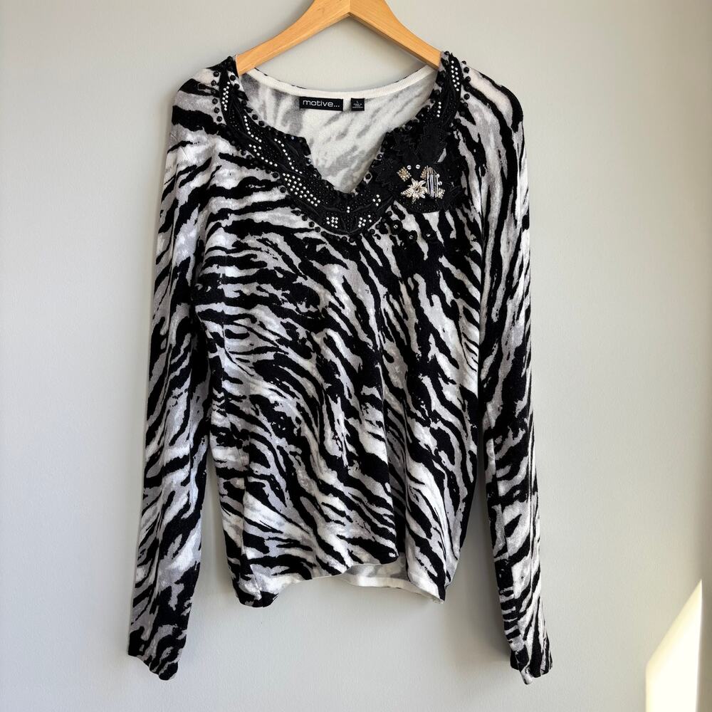 Motive... Zebra Print Top Sweater Embellished V Neck Brooch Rhinestones Size L